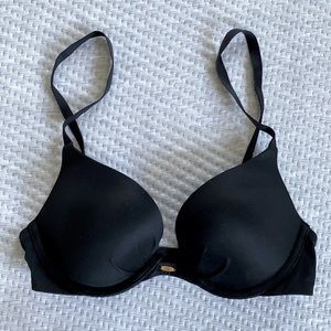 Victoria’s Secret Fabulous Plunge Push Up Bra